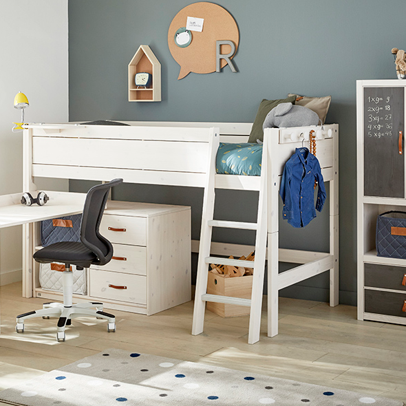 Semi High bed by Lifetime Kidsrooms – straight or slanted ladder